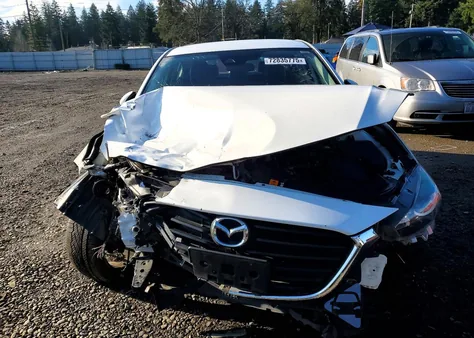 2018 Mazda 3 Touring z USA, uszkodzony, nr VIN 3MZBN1L32JM261339